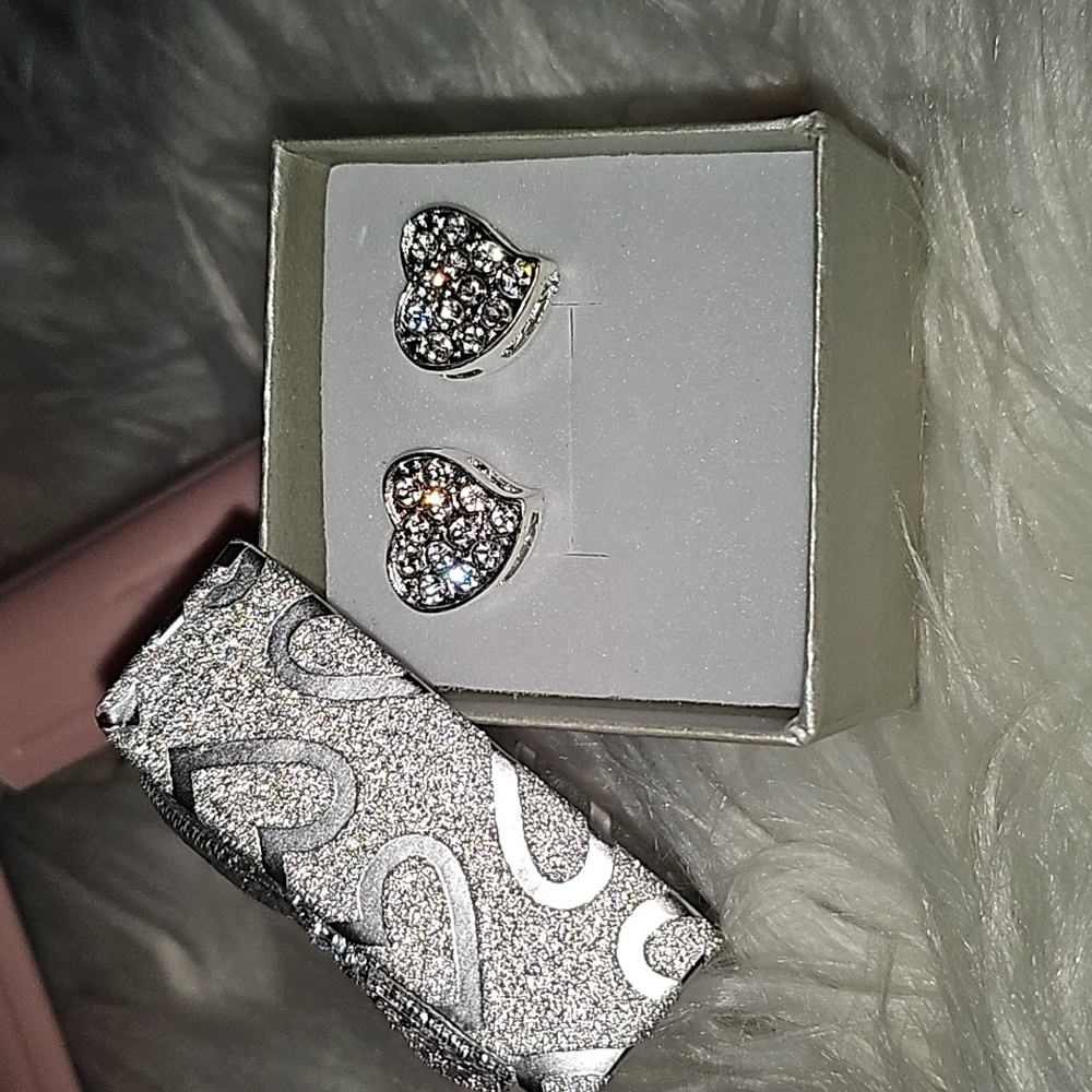 NIB Silver Heart Stud earrings